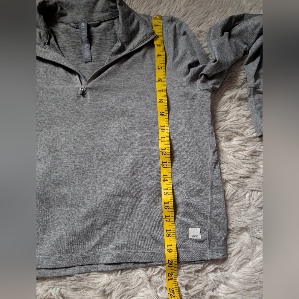 EUC Vuori Crescent Half Zip Pullover in Heather Gray - Picture 10 of 16